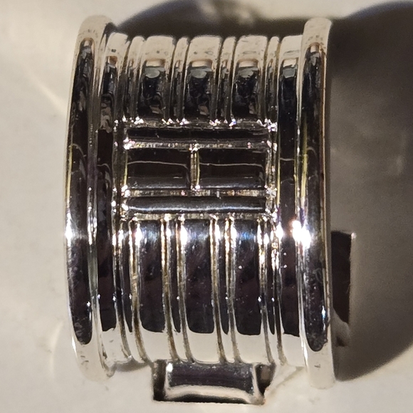 Tommy Hilfiger Cip-on Silver Earrings - Picture 4 of 4